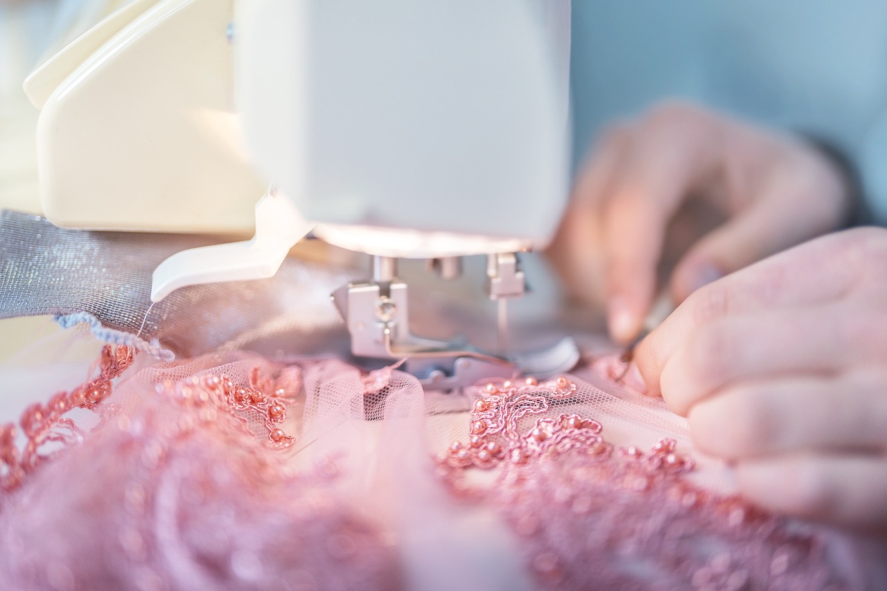 What Is The Best Light To Use In A Sewing Room?