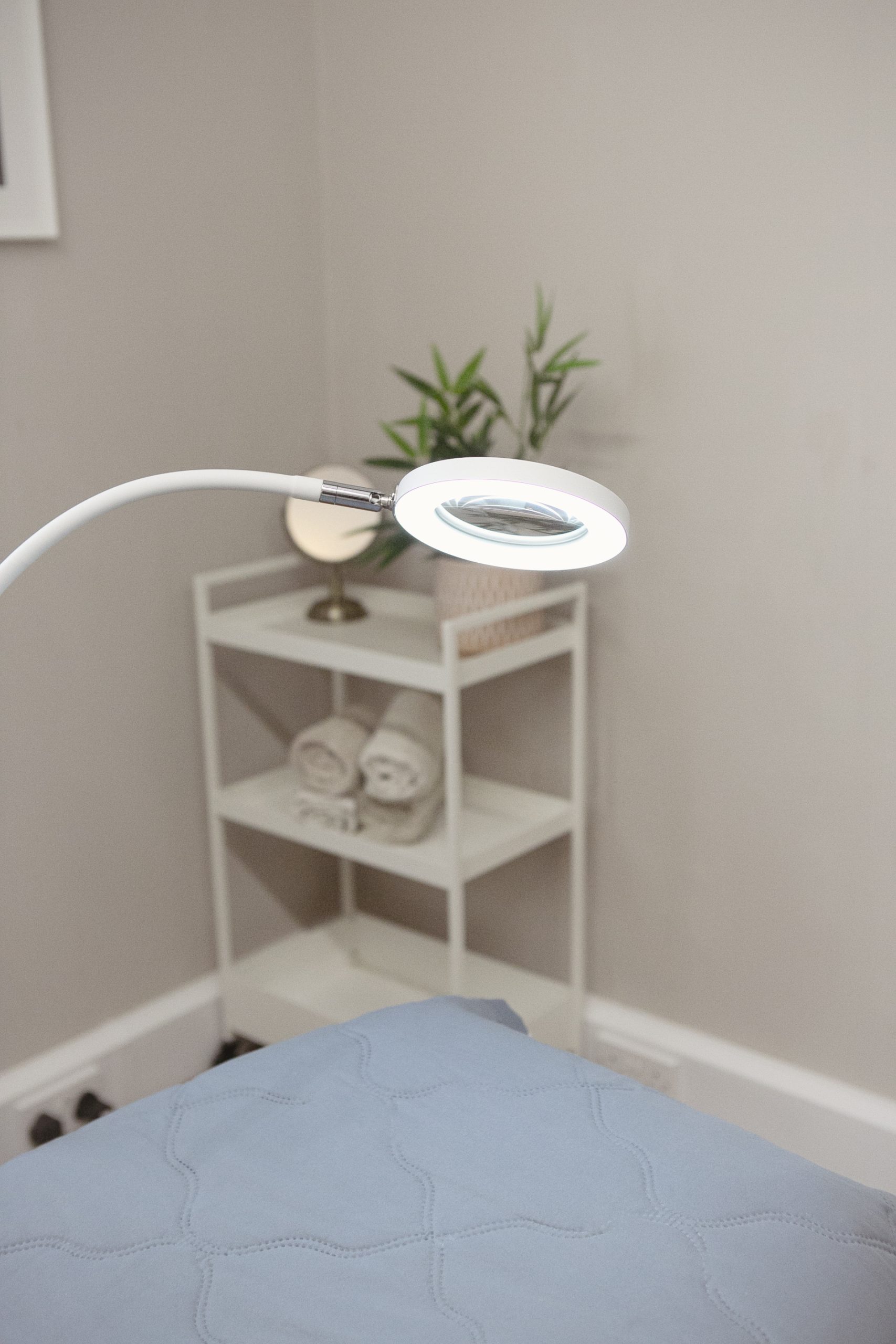 Chameleon Multi Task Magnifier - Image 5