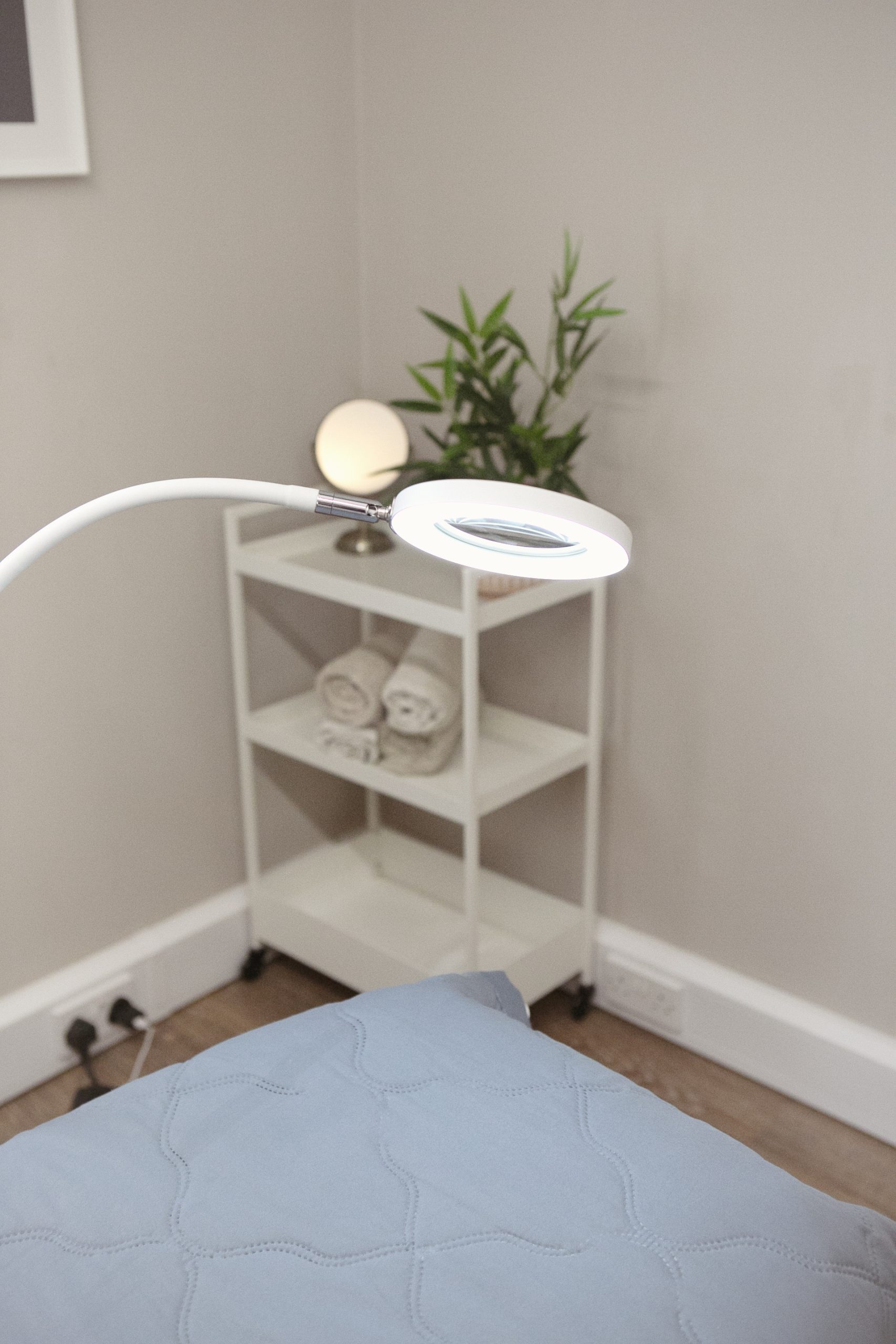 Chameleon Multi Task Magnifier - Image 6